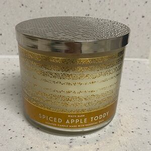 NWT.  Bath and Body Works, (White Barn), 3-wick, candle.